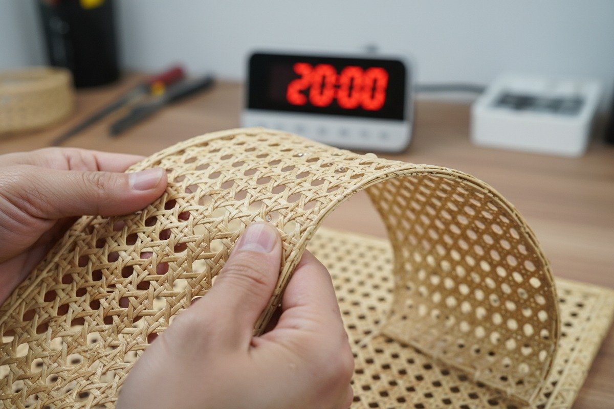 Ideal Rattan Soaking Time Soaking natural rattan cane webbing for fifteen to thirty minutes before installation (ID#2)