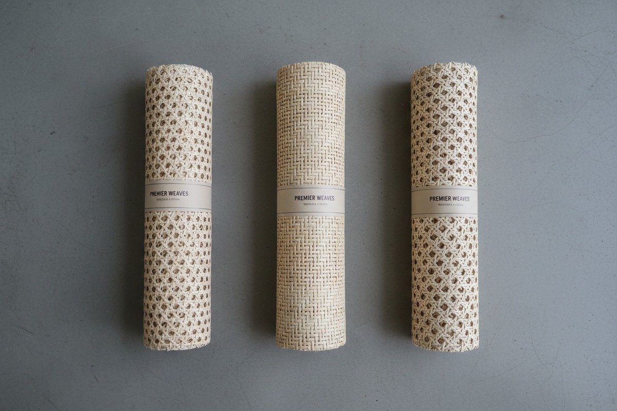 Vergleich von flexiblen, goldbraunen Rattan-Rohrgeflechten der Klasse A mit sprödem, minderwertigem Material für den Großhandel (ID#3)