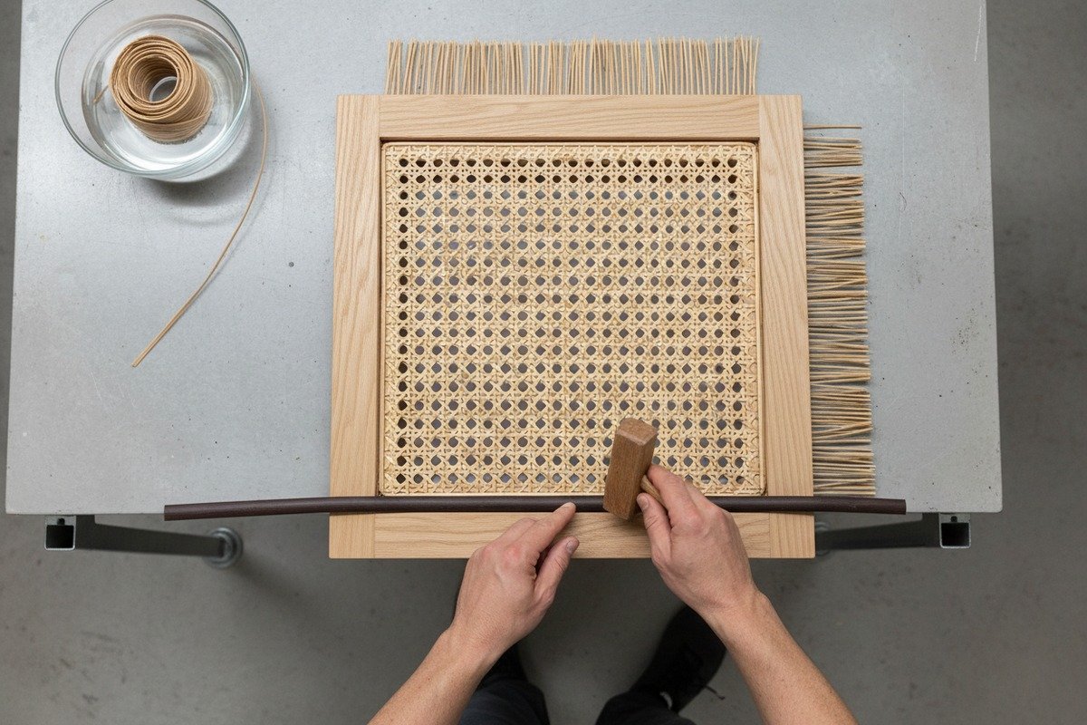 Pflege von Rattanimaterialien durch Kontrolle der Luftfeuchtigkeit und regelmäßige Anwendung natürlicher Öle (ID#4)