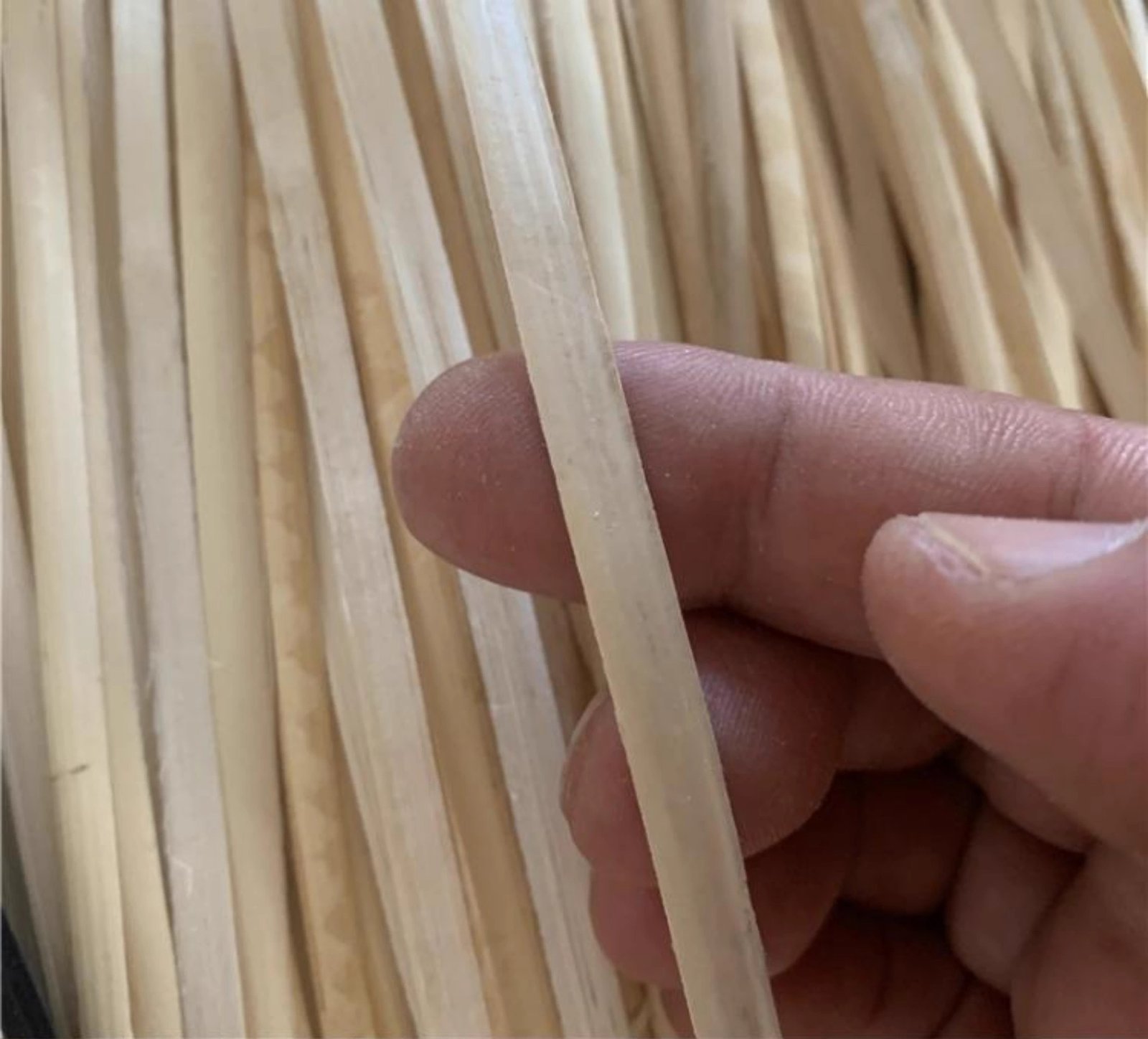Shaved natural rattan peel for furniture binding